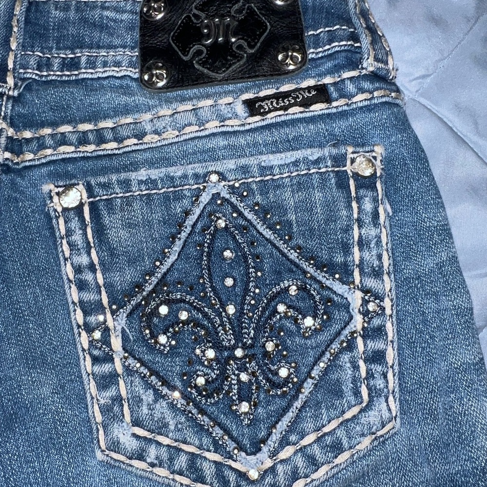 Miss Me Mid Rise Bermuda Length
Jean Shorts - Picture 5 of 5
